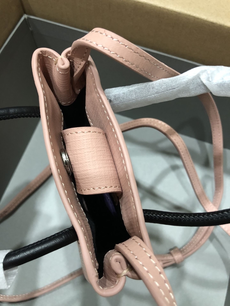 Ba1en*iaga shopping bags